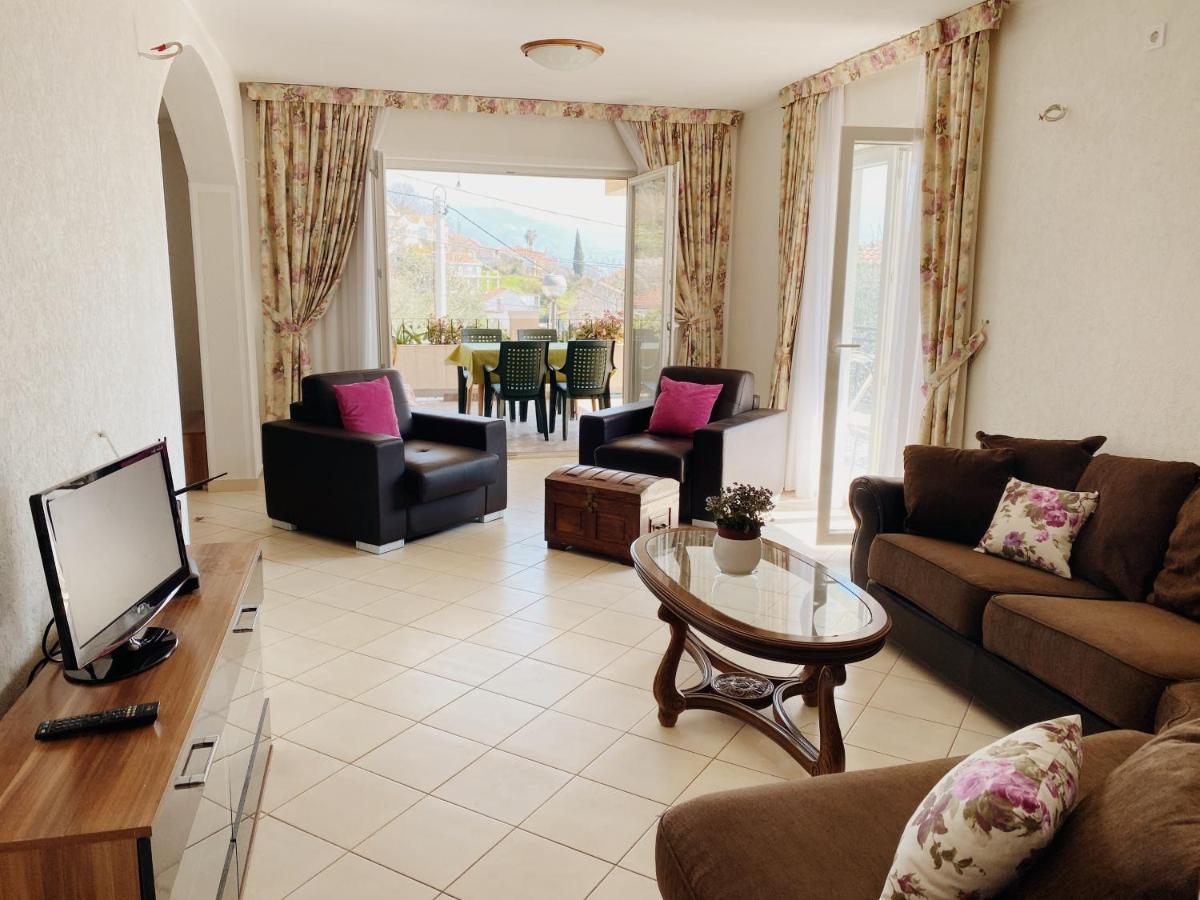 Apartments Sneki Baošići Bagian luar foto