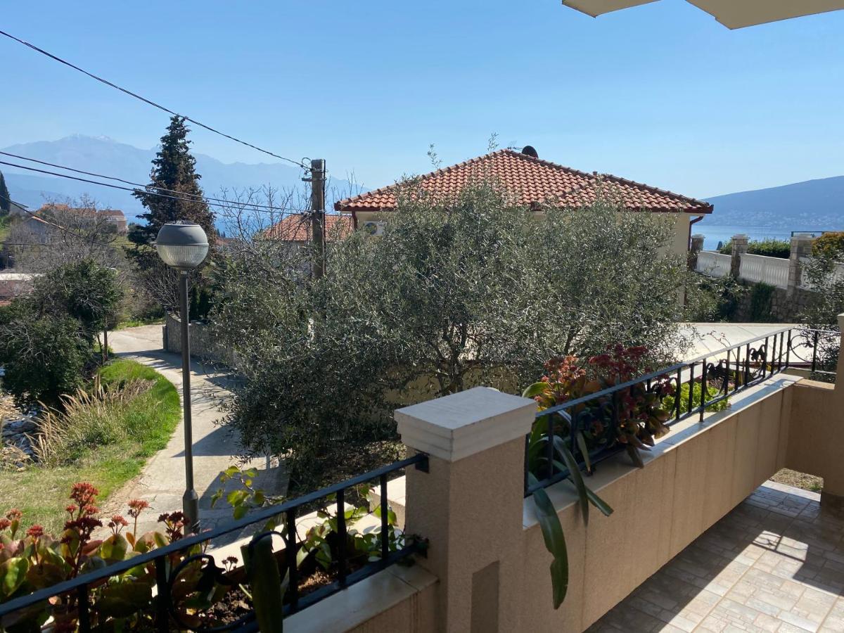 Apartments Sneki Baošići Bagian luar foto