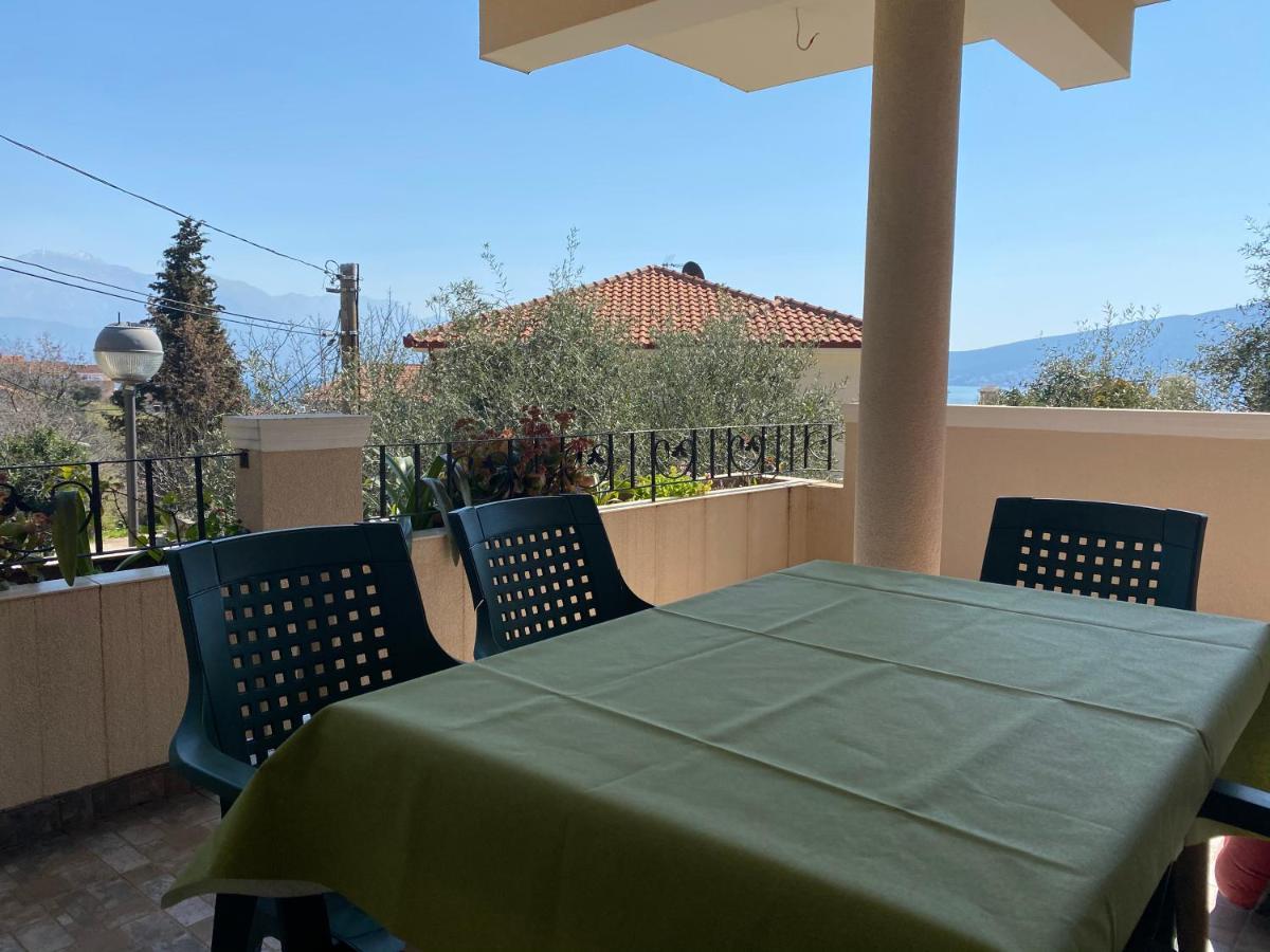 Apartments Sneki Baošići Bagian luar foto